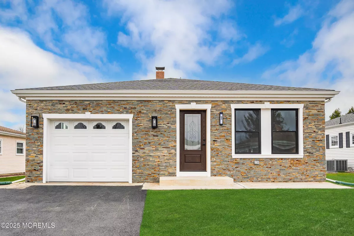 Toms River, NJ 08757,94 Hyannis Street