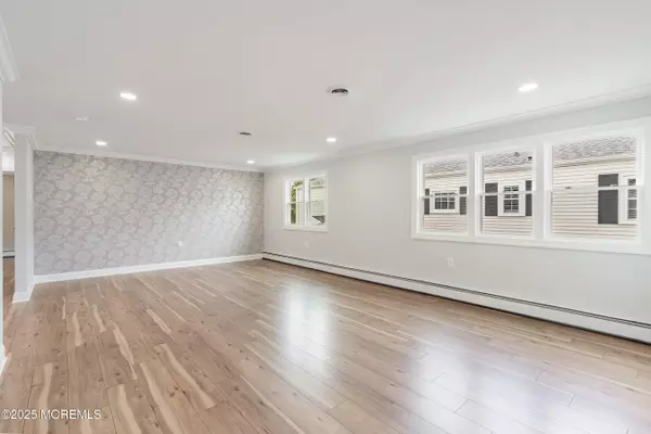 Toms River, NJ 08757,94 Hyannis Street