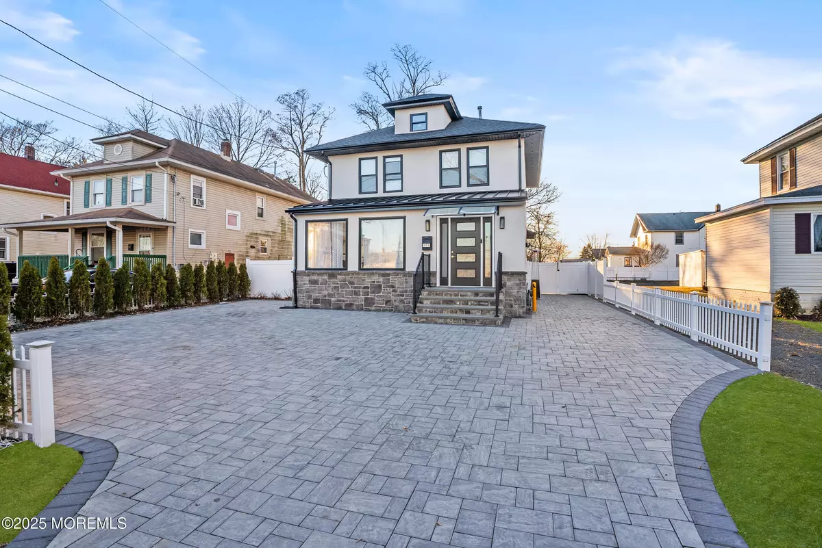 Red Bank, NJ 07701,368 Shrewsbury Avenue