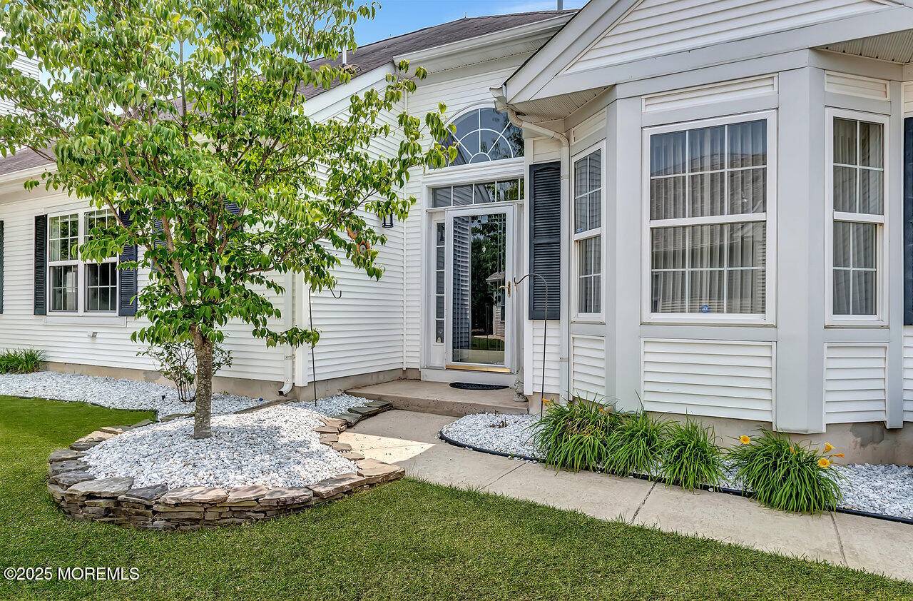 31 Orleans Drive, Manchester, NJ 08759