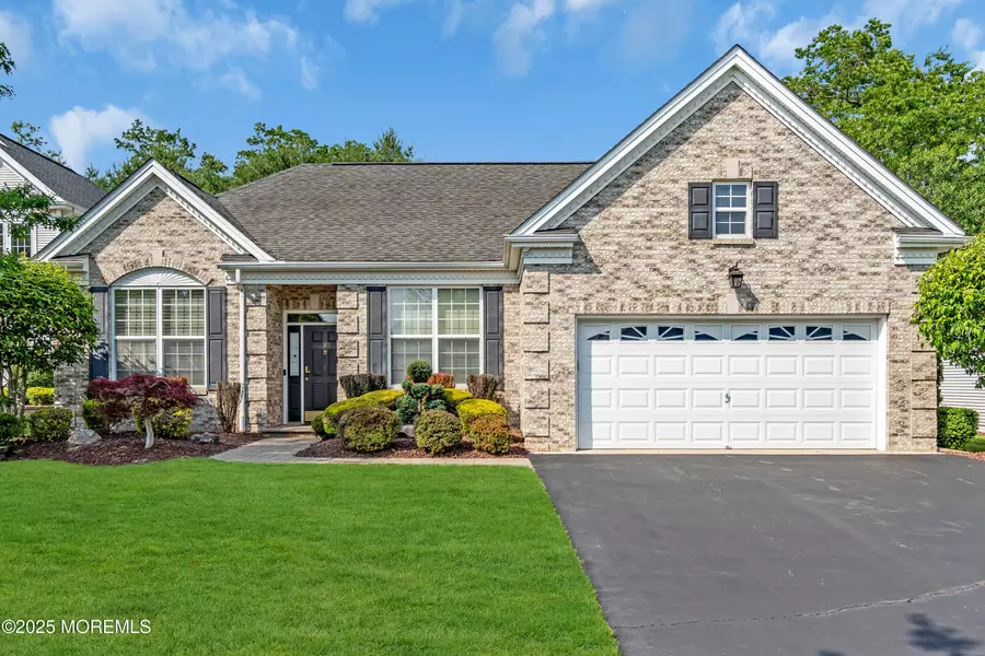 8 Park Ridge Way, Jackson, NJ 08527