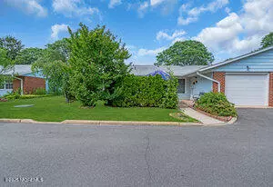Lakewood, NJ 08701,1263 Hamilton Court #B