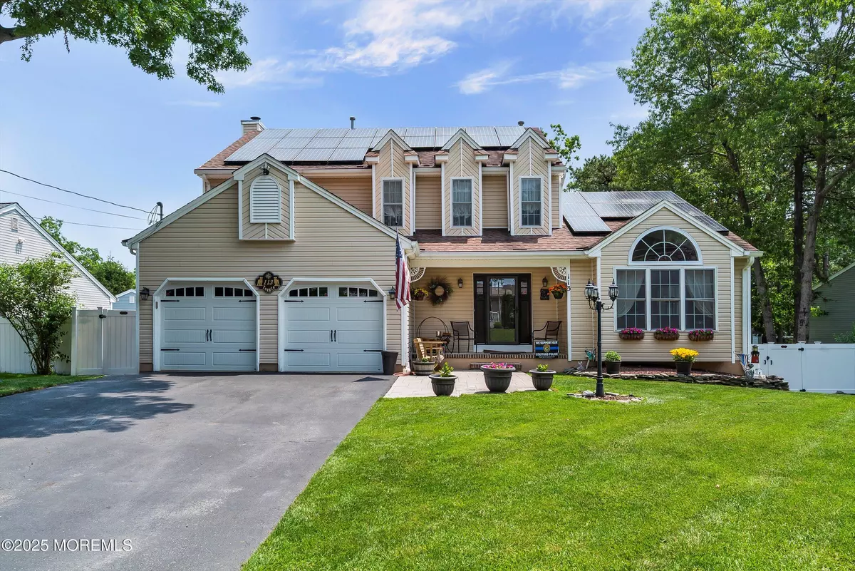 Manahawkin, NJ 08050,113 Toggle Road