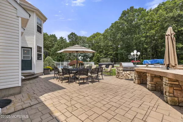 Jackson, NJ 08527,3 Wellesly Court