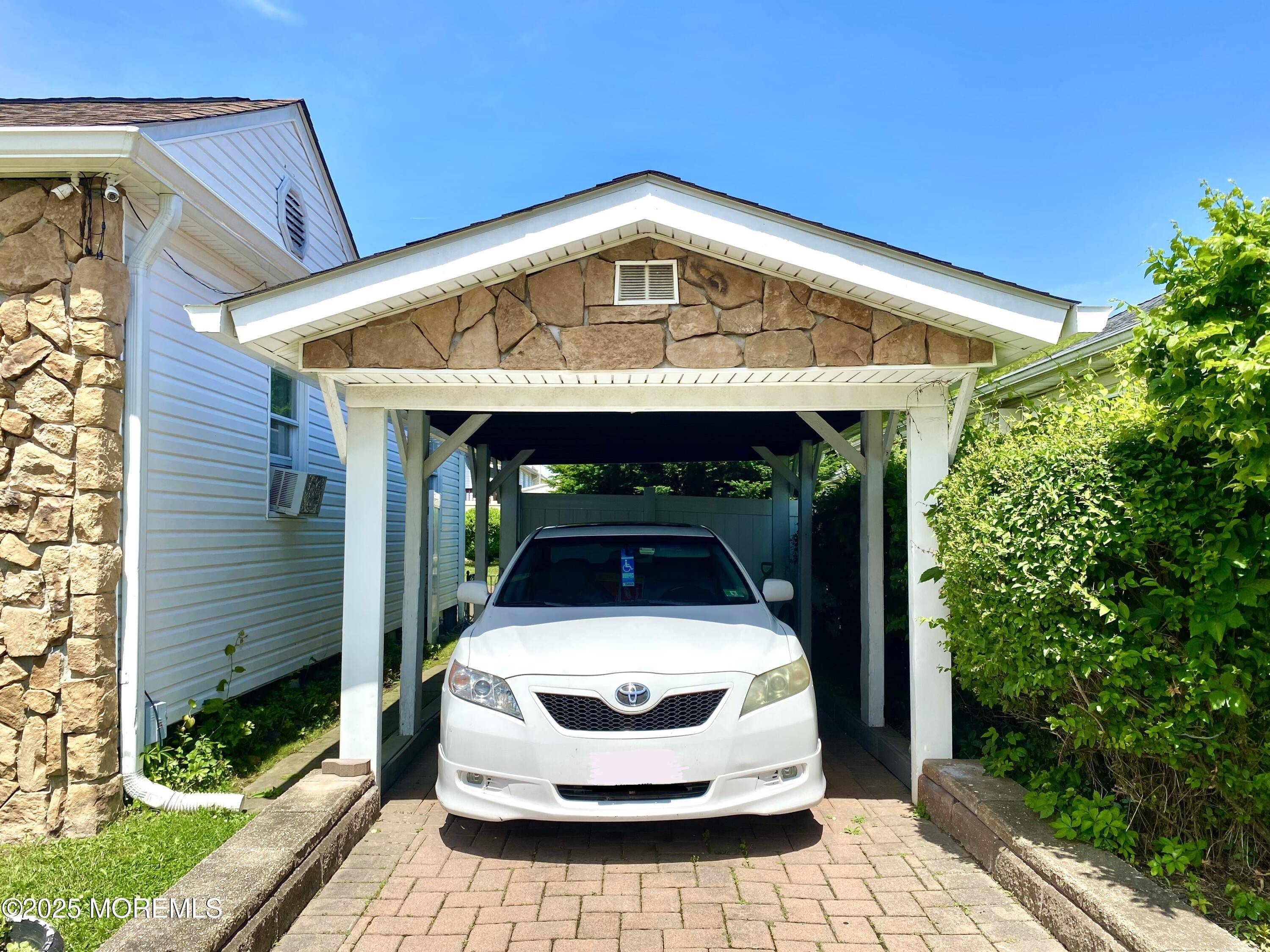 Laurence Harbor, NJ 08879,451 Brookside Avenue