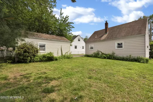 Bergenfield, NJ 07621,207 New York Avenue