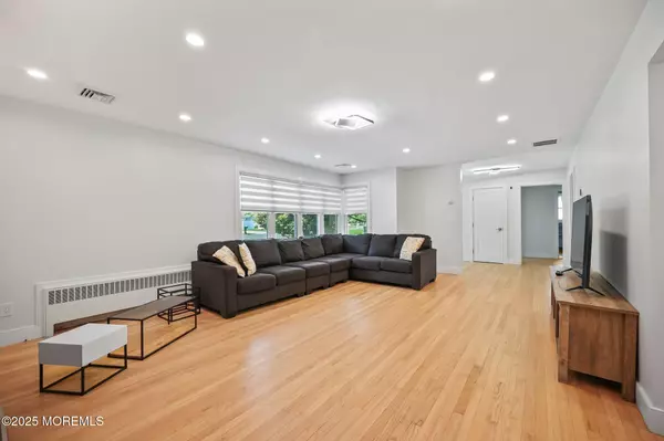 Oakhurst, NJ 07755,2025 Lesser Parkway