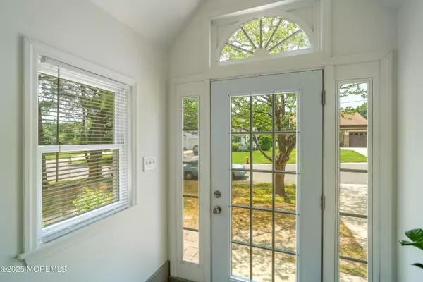 Manahawkin, NJ 08050,19 Cedar Avenue