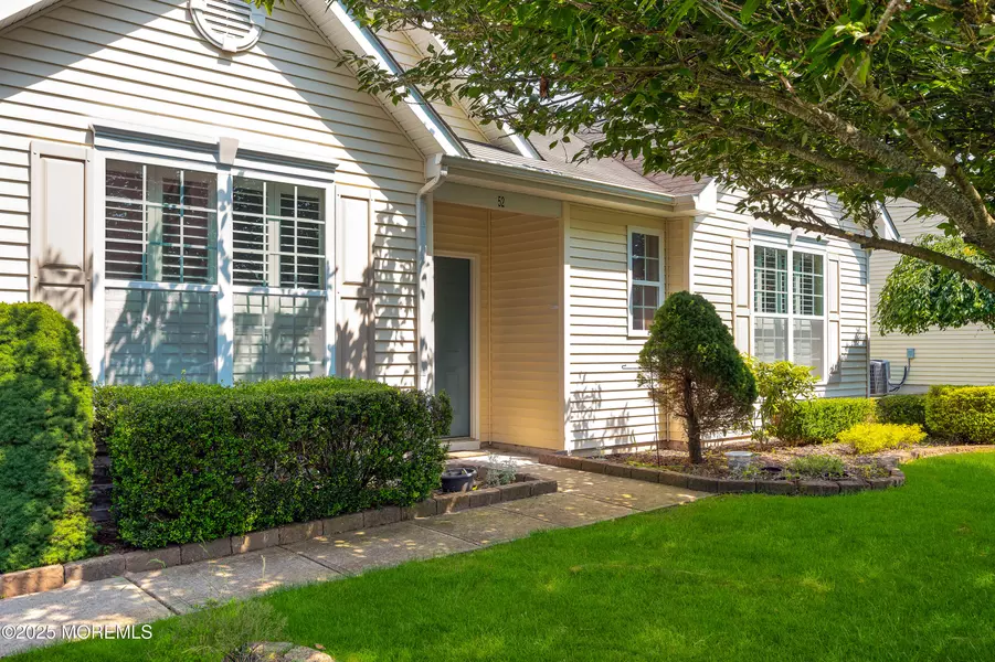 52 Country Walk Boulevard, Whiting, NJ 08759