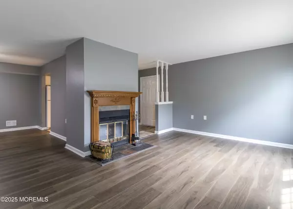 Aberdeen, NJ 07747,304 Wellington Place