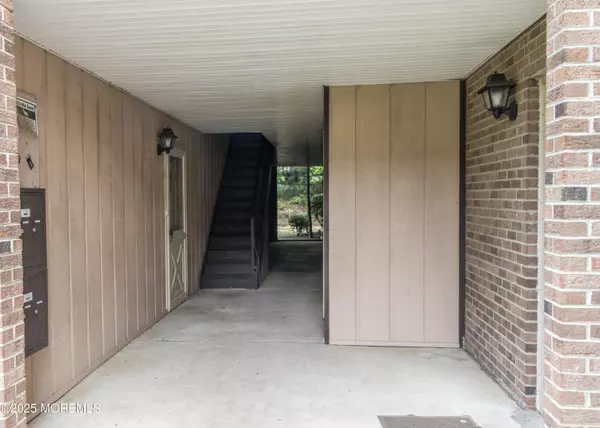 Aberdeen, NJ 07747,304 Wellington Place