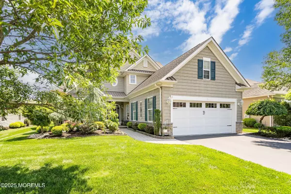 Farmingdale, NJ 07727,19 E Francesa Court