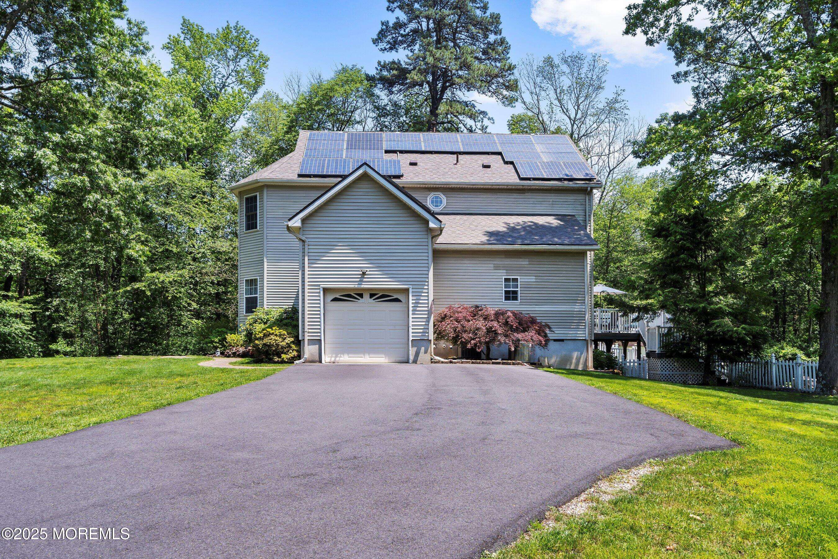 Farmingdale, NJ 07727,301 Cranberry Road