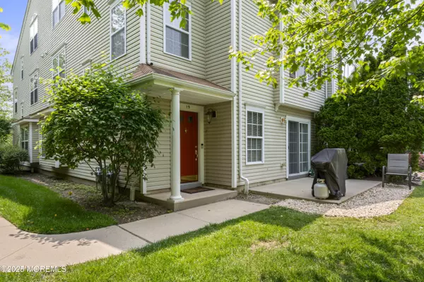 Tinton Falls, NJ 07712,15 Saint Paul Court