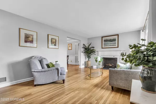Fair Haven, NJ 07704,82 Ridge Road