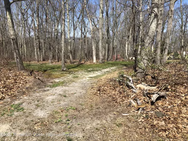 Millstone, NJ 08510,4 Kimberly Court
