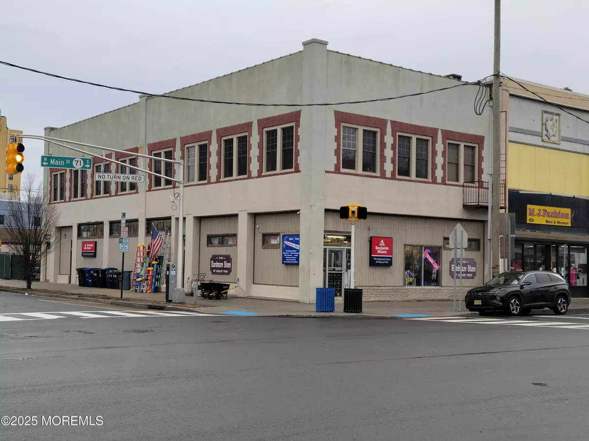 Asbury Park, NJ 07712,428 Main Street #408 A