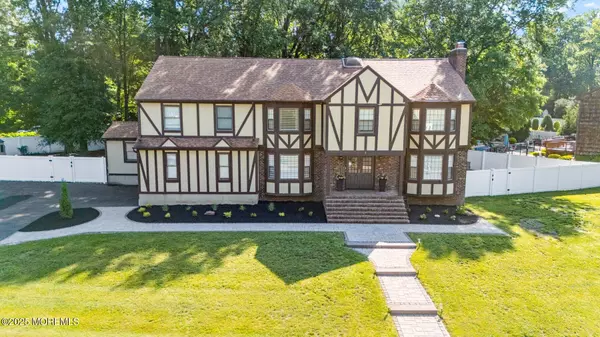 Morganville, NJ 07751,3 Emerald Drive