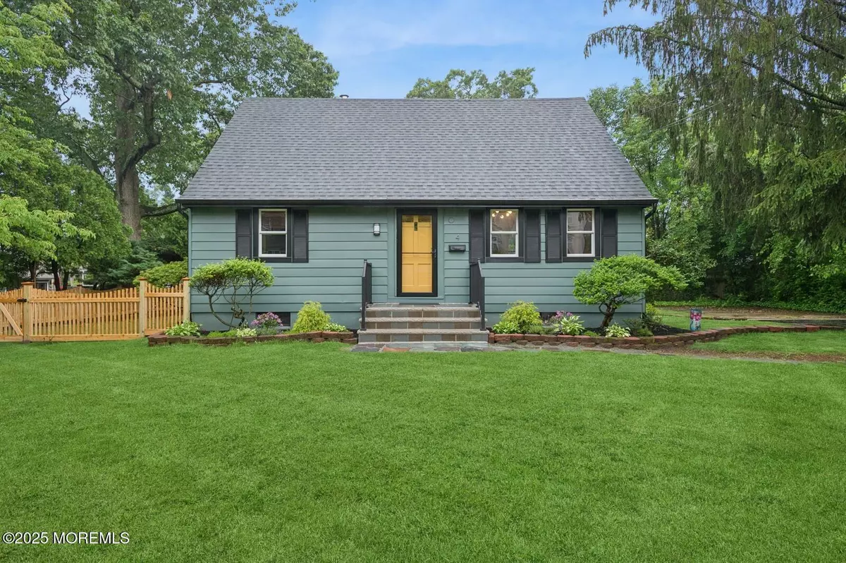 Ocean Twp, NJ 07712,4 Griffin Place