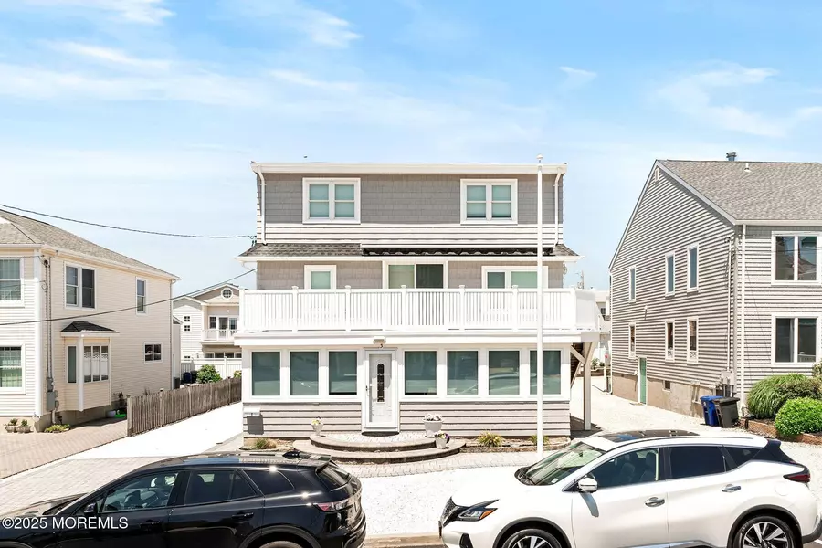 3 Newark Avenue, Lavallette, NJ 08735