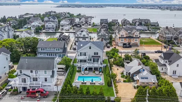 Mantoloking, NJ 08738,915 Barnegat Lane