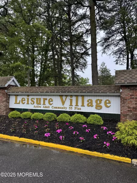 472 Thornbury Court, Lakewood, NJ 08701