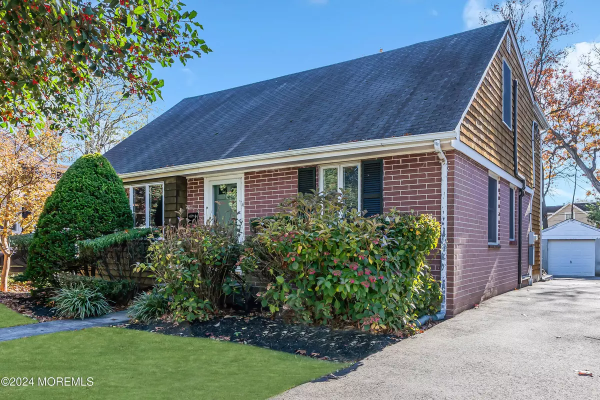 Sea Girt, NJ 08750,708 New York Boulevard