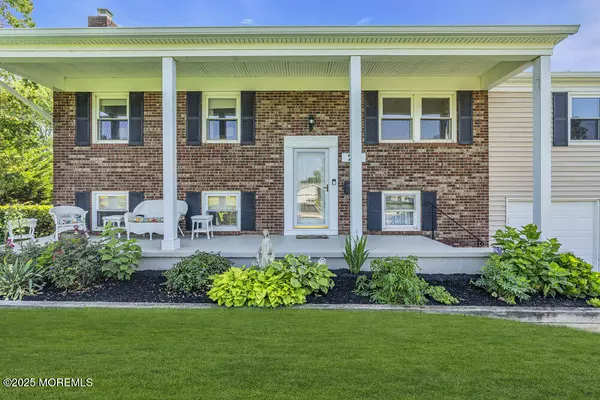 Freehold, NJ 07728,22 Indian Hill Road