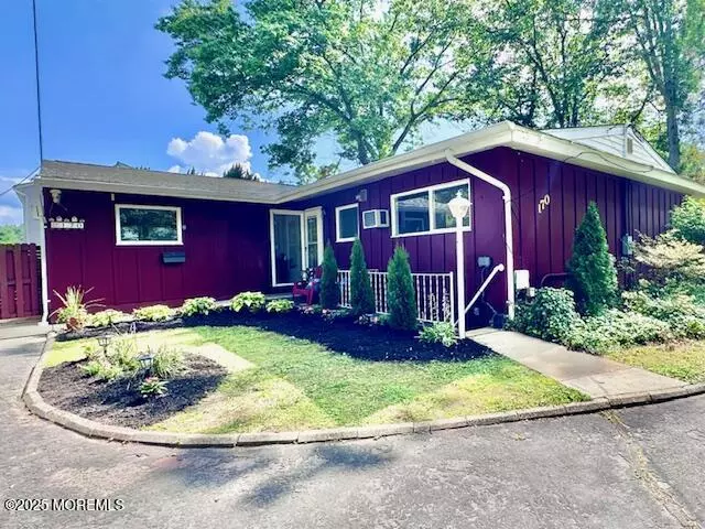 Spotswood, NJ 08884,170 Burlington Avenue