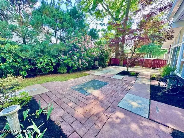 Spotswood, NJ 08884,170 Burlington Avenue