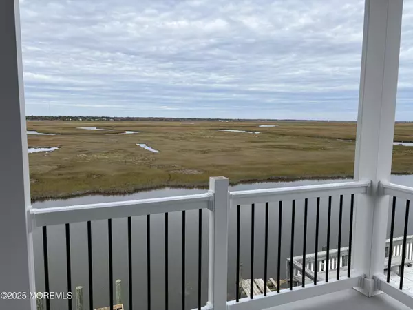Tuckerton, NJ 08087,370 Kingfisher Road
