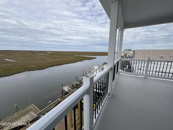 Tuckerton, NJ 08087,370 Kingfisher Road