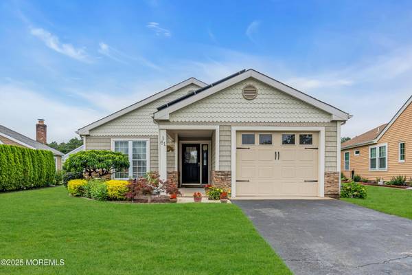 61 Mansfield Avenue, Manchester, NJ 08759