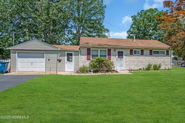 Howell, NJ 07731,530 Aldrich Road