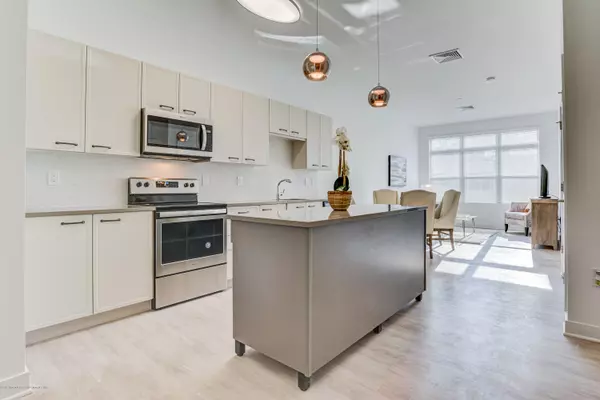Red Bank, NJ 07701,55 W Front Street #407