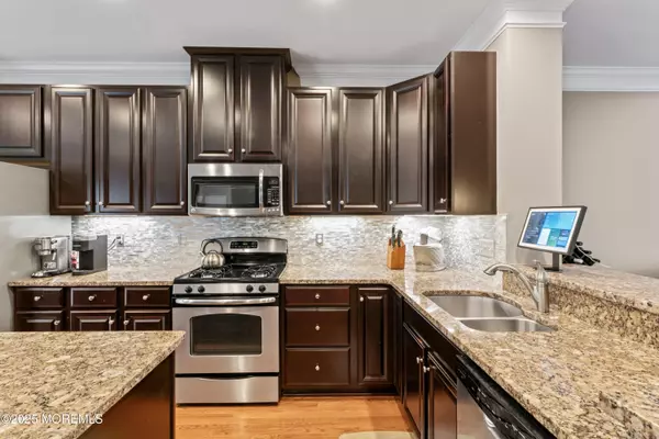 38 Phillip E Frank Way #38, Cliffwood, NJ 07721