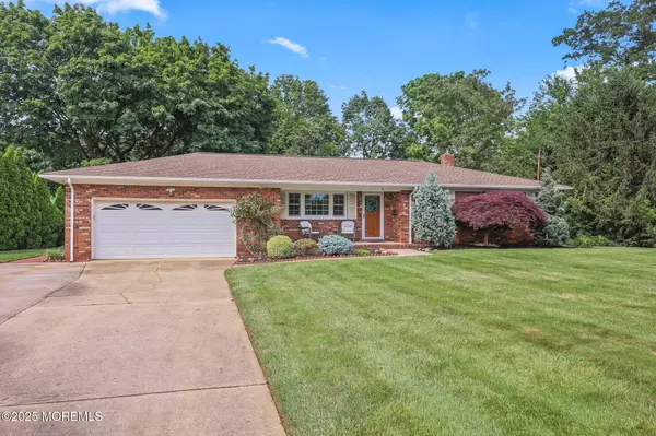 Freehold, NJ 07728,3 Mcelwaine Drive