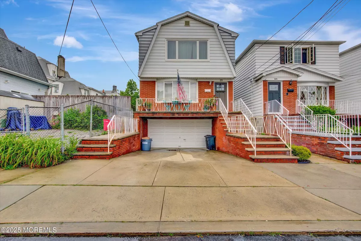 Bayonne, NJ 07002,25 Linden Street