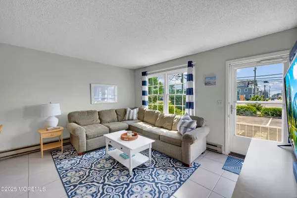 Lavallette, NJ 08735,3100 Route 35 #6