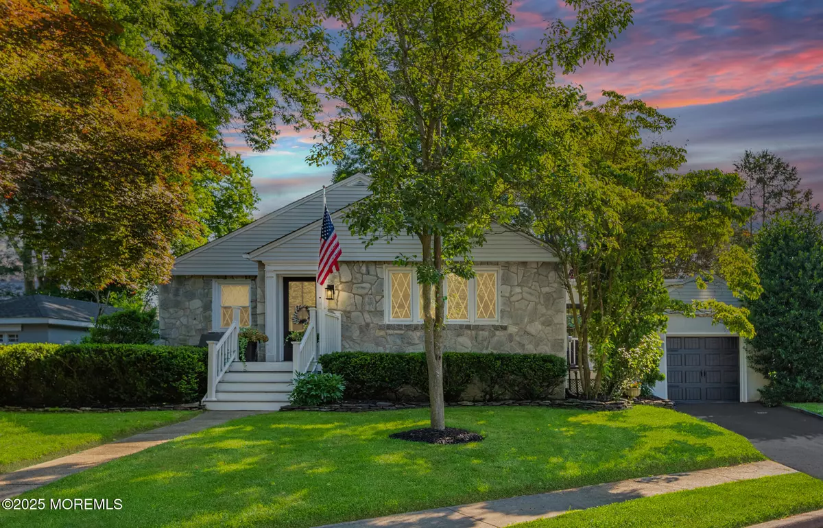 Red Bank, NJ 07701,79 Lake Shore Drive