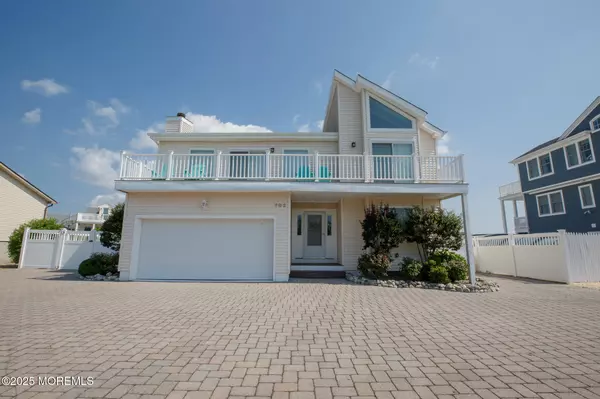 Manahawkin, NJ 08050,702 Newell Avenue