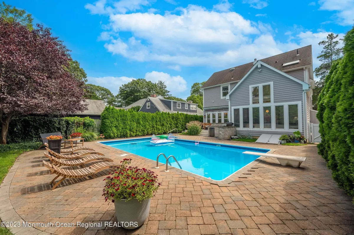 Sea Girt, NJ 08750,623 E Brooklyn Boulevard
