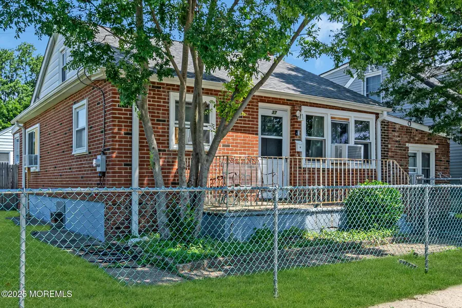 37 Kennedy Way, Keansburg, NJ 07734