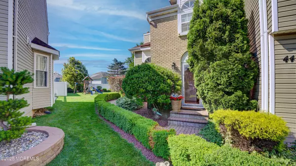 Freehold, NJ 07728,44 Kentucky Way
