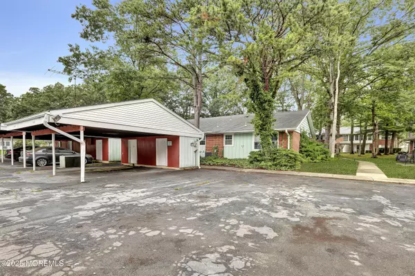 Lakewood, NJ 08701,52 Cambridge Court