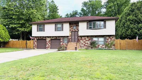 Morganville, NJ 07751,9 Longfellow Terrace