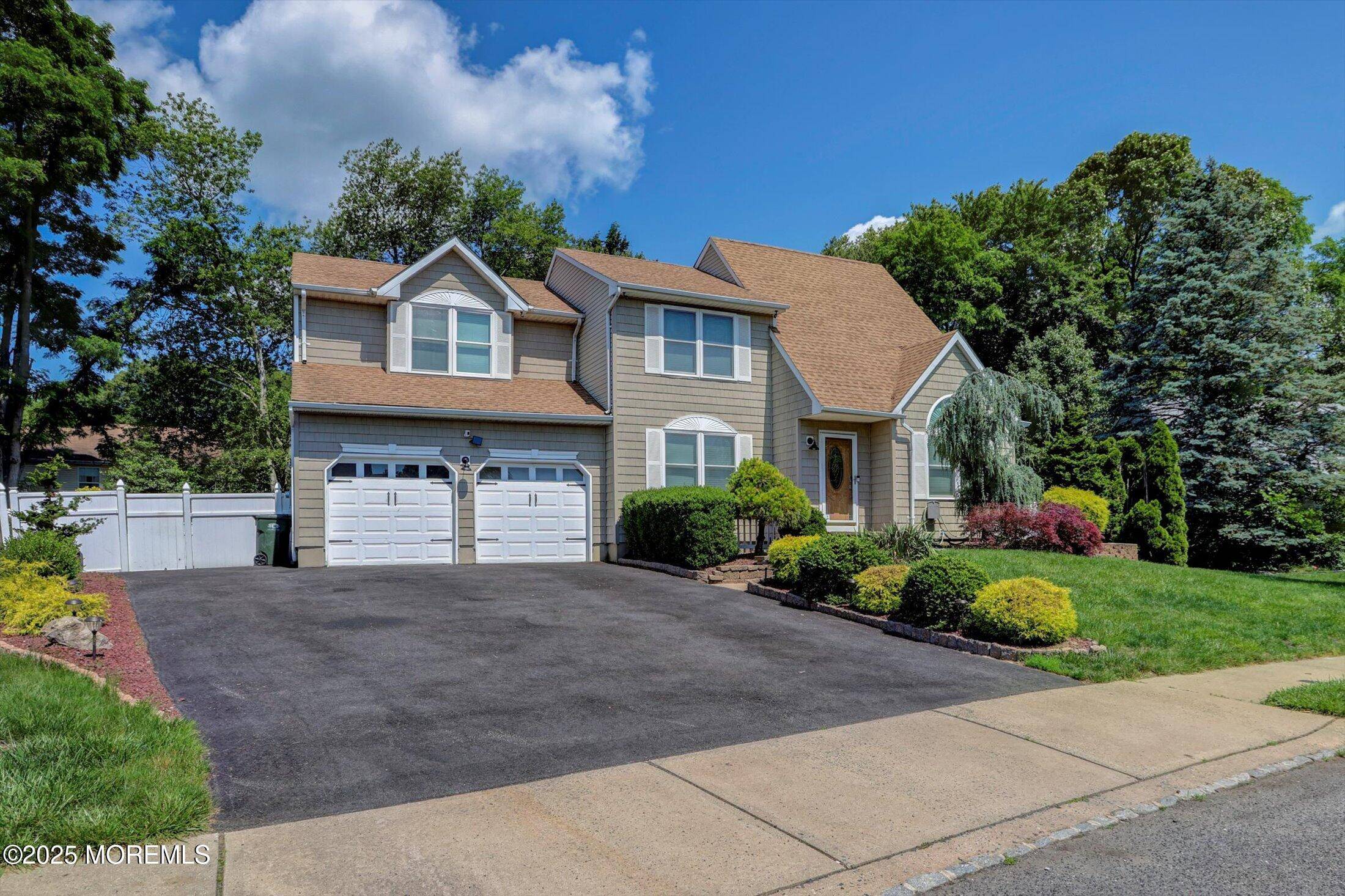 Howell, NJ 07731,8 Shadow Ridge Court