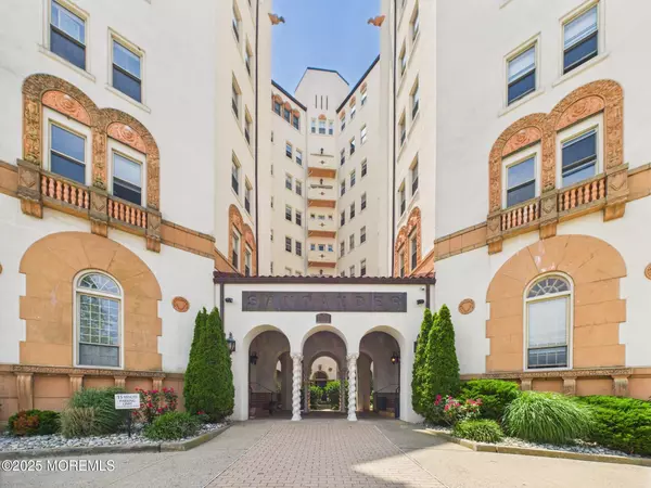 Asbury Park, NJ 07712,400 Deal Lake Drive #3J