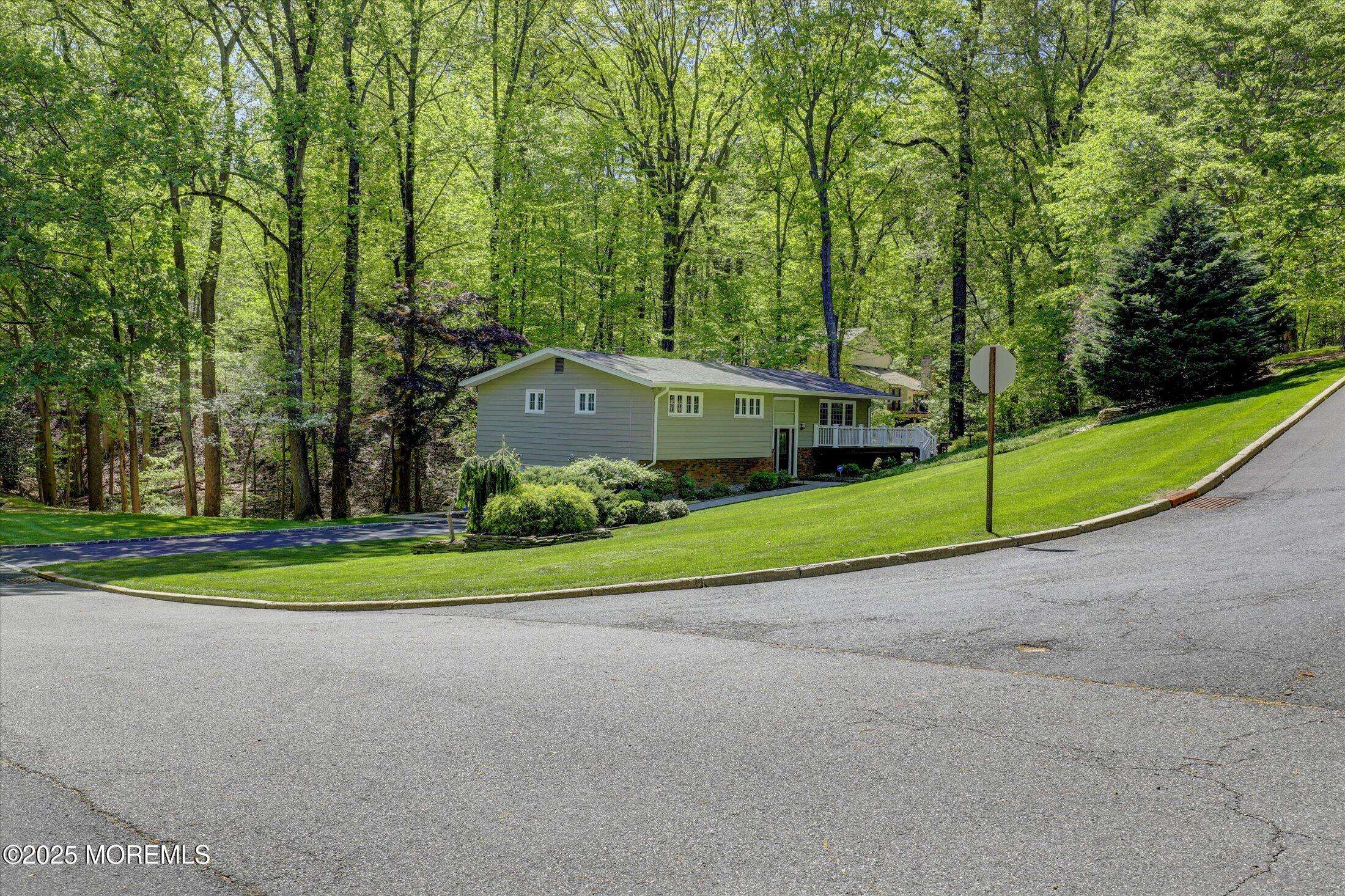 Holmdel, NJ 07733,23 Mount Drive