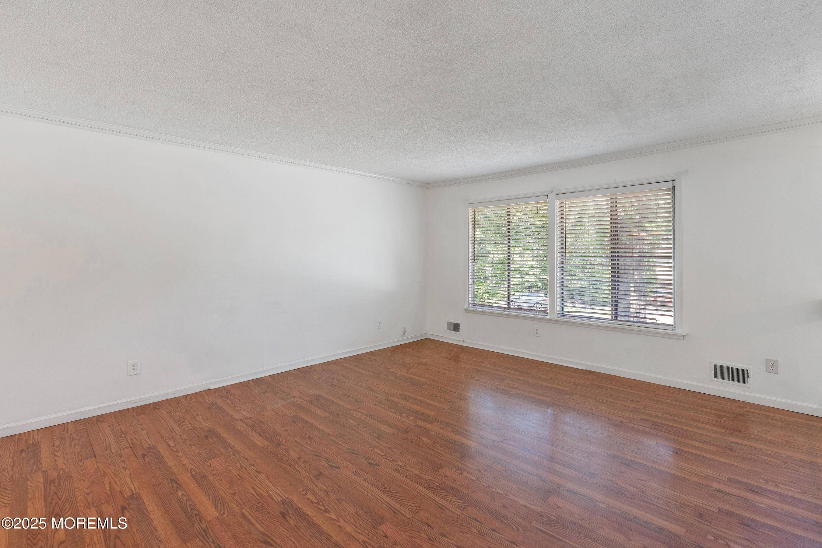Jackson, NJ 08527,17 Yorkshire Drive